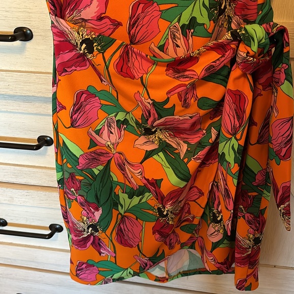 Express floral wrap dress - Picture 2 of 7
